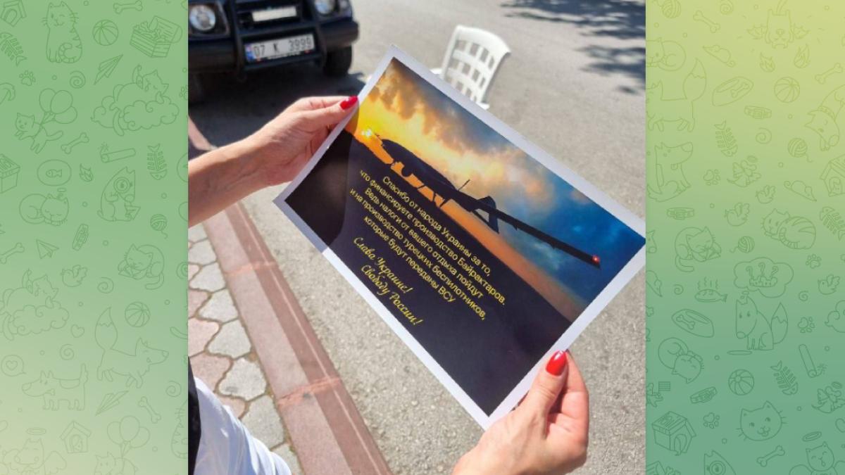 turisti-rusi-pliante-turcia