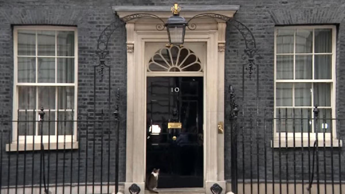 cursa-pentru-succesiunea-lui-boris-johnson-a-fost-lansata-oficial--cu-opt-candidati