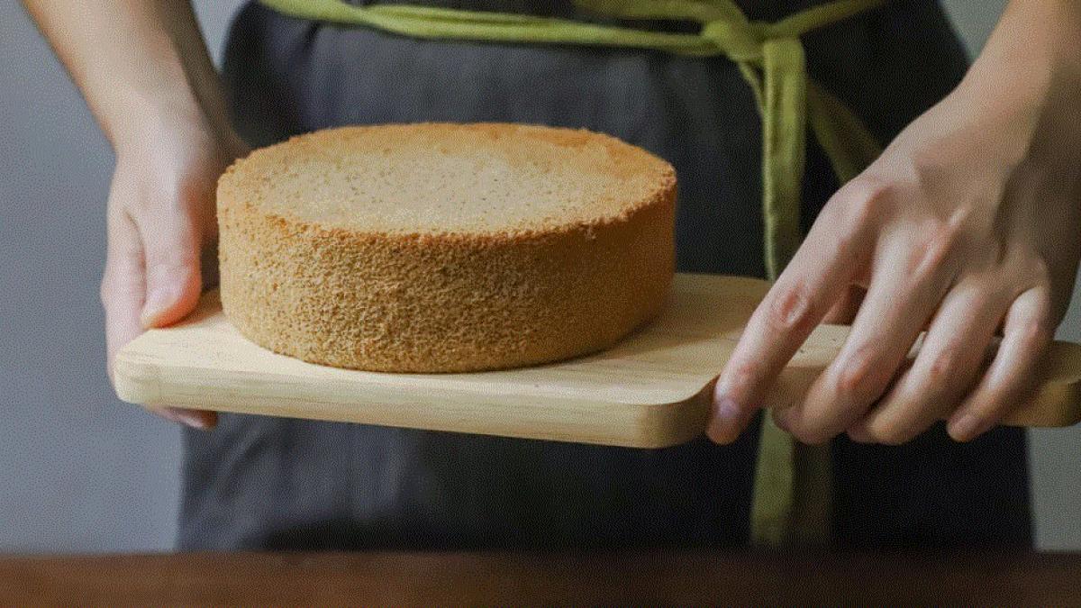 desertul-perfect-cu-lapte---un-tort-moale--delicios-si-dietetic--o-felie-are-doar-180-de-calorii