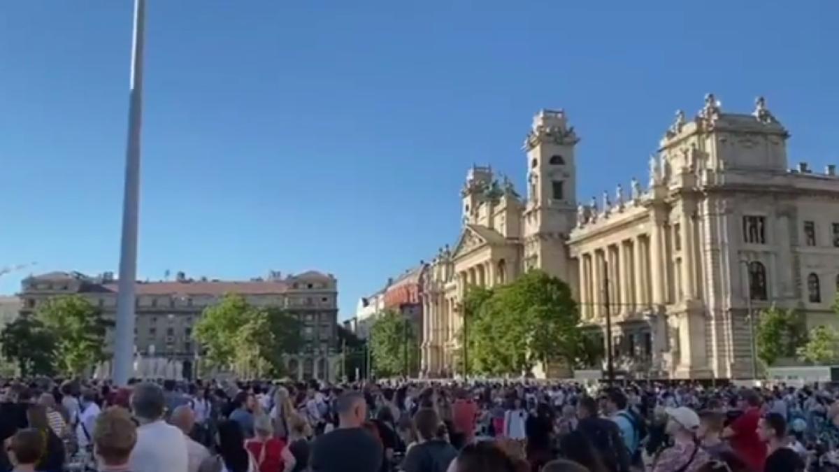 proteste-budapesta-orban-du-te-dracului
