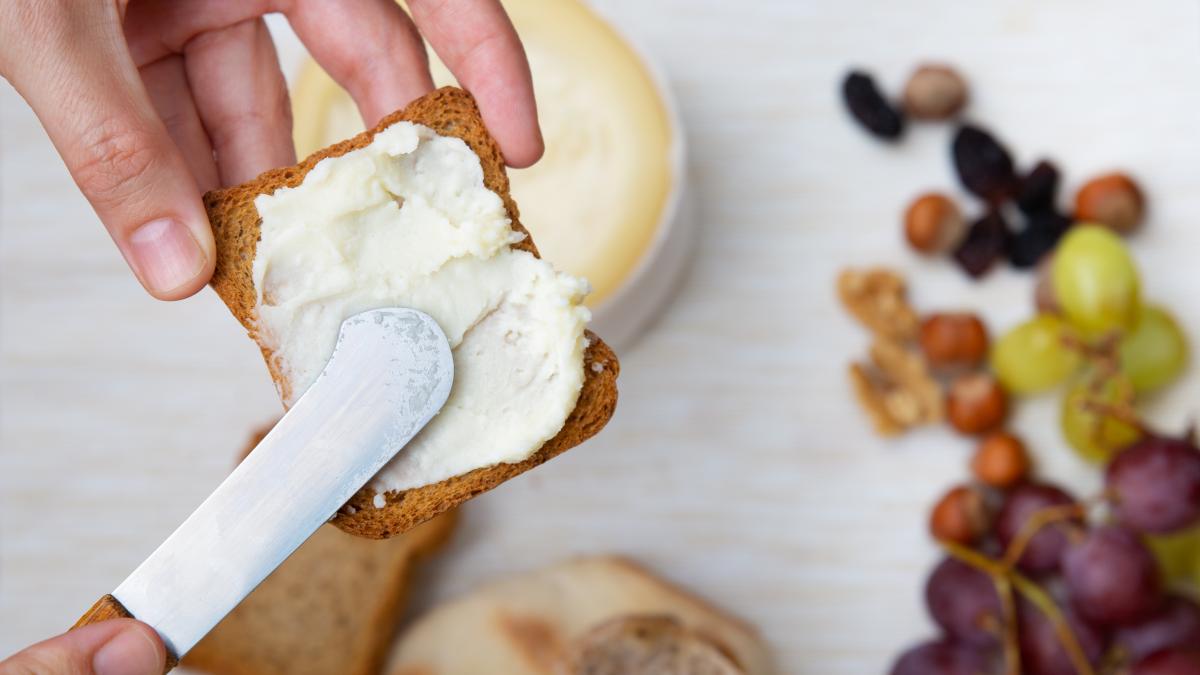 crema-de-branza-de-casa--dintr-un-singur-ingredient--mai-gustoasa-decat-in-orice-supermarket