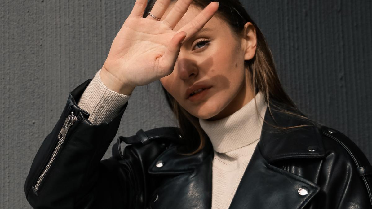 horoscop-special--zodiile-carora-le-este-greu-sa-isi-arate-emotiile-vezi-dupa-ce-recunosti-acesti-nativi-prc-e2prc-80prc-9einsensibiliprc-e2prc-80prc-9c