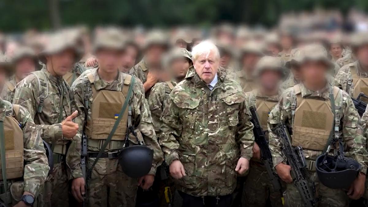 imagini-inedite-boris-johnson-s-a-antrenat-cu-soldatii-ucraineni---video