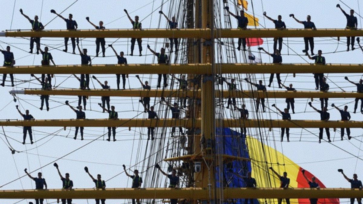 nava-scoala-mircea--s-a-intors-din-al-doilea-mars-de-instructie--tinerii-marinari-si-au-revazut-familiile-dupa-54-de-zile