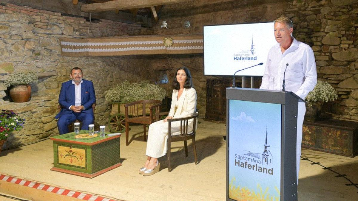 klaus-iohannis-si-nicolae-ciuca--la-festivalul-saptamana-haferland--dedicat-culturii-sasesti-din-transilvania