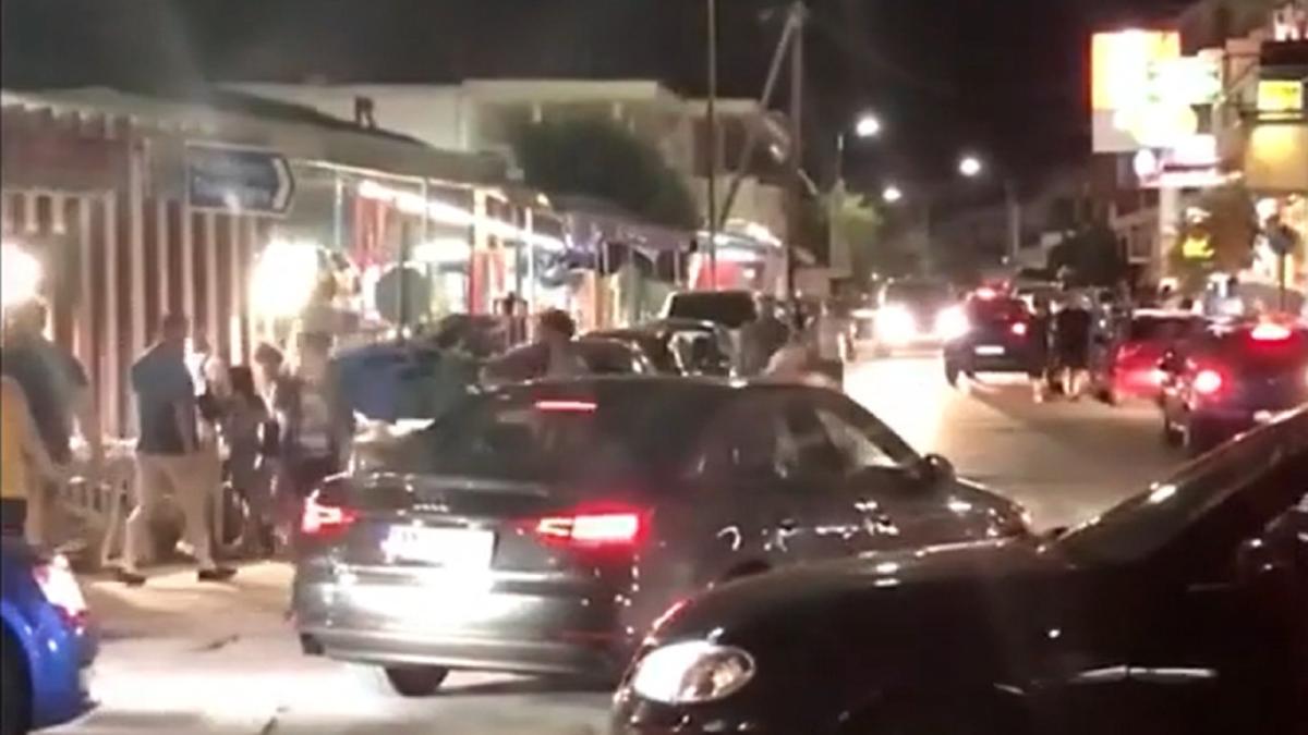 grecia--roman--pus-sub-urmarire-de-politia-din-thassos-oamenii-care-vin-in-vacanta-trebuie-sa-stie-ca-nu-pot-face-ce-vor