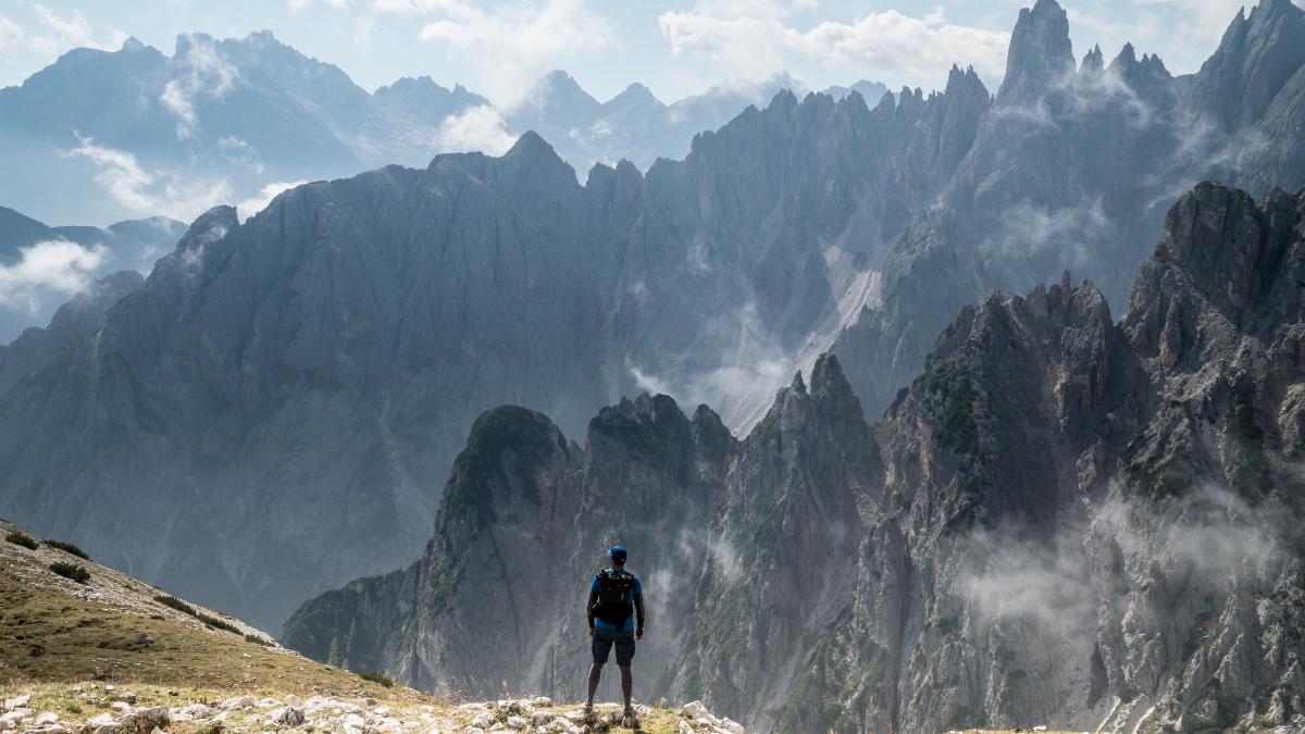 franta--decizie-radicala-dupa-ce-cinci-romani-au-vrut-sa-urce-pe-mont-blanc--cine-vrea-pe-munte-trebuie-sa-plateasca-15-000-euro-pentru-salvare-si-inmormantare