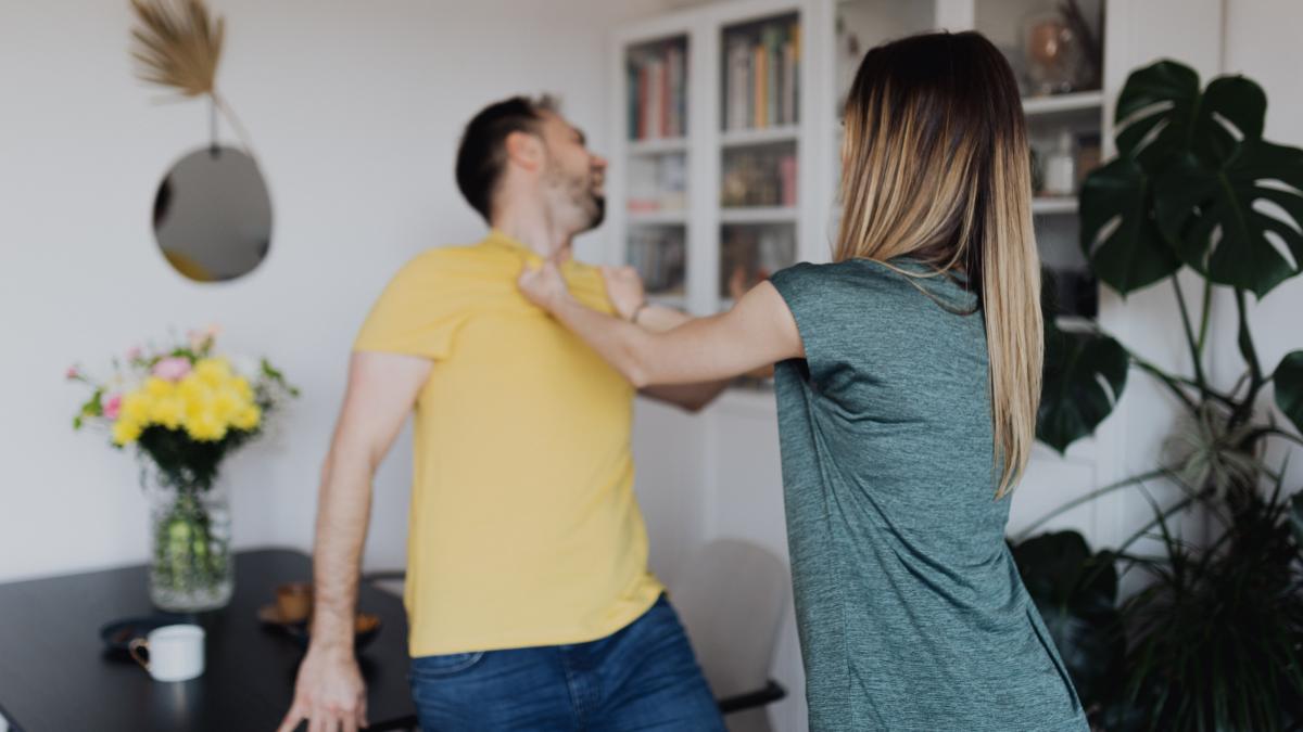 barbat-batut-de-sotia-sa-violenta