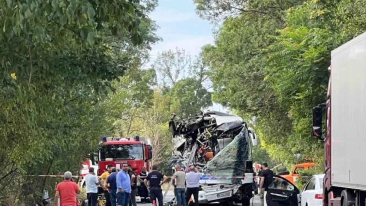 accident-autocar-romanesc-bulgaria-veliko-tarnovo