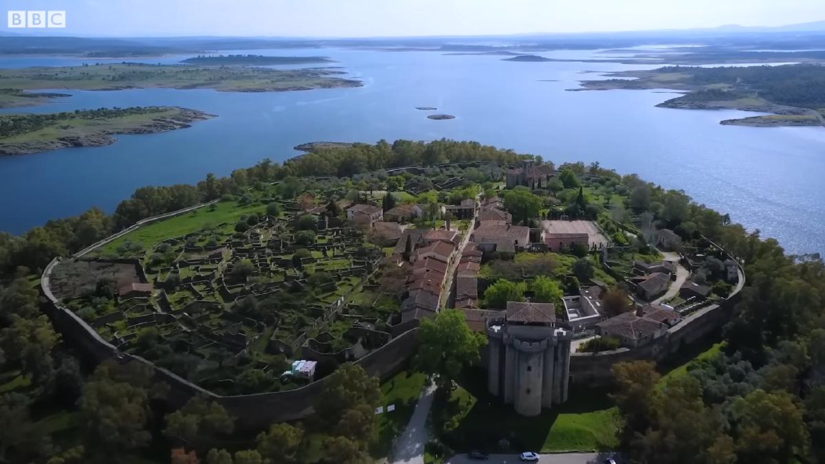 orasul---fantoma-din-spania--abandonat-de-locuitori-din-cauza-unei-greseli