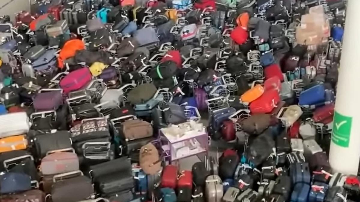 haosul-de-pe-aeroporturi-se-prelungeste--restrictiile-se-intind-pana-in-toamna