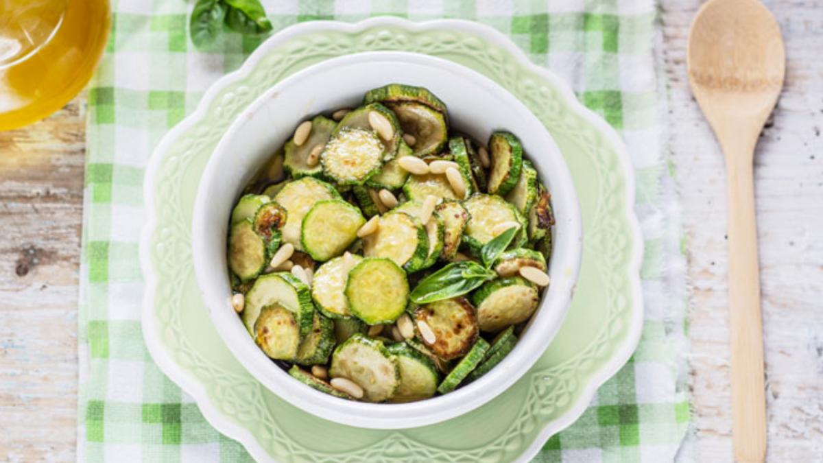 dovlecei-marinati---un-aperitiv-de-vara-simplu-si-extrem-de-gustos