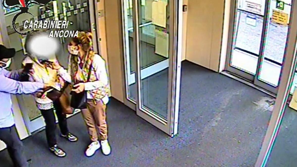 atm-bancomat-carabinieri-italia-romani