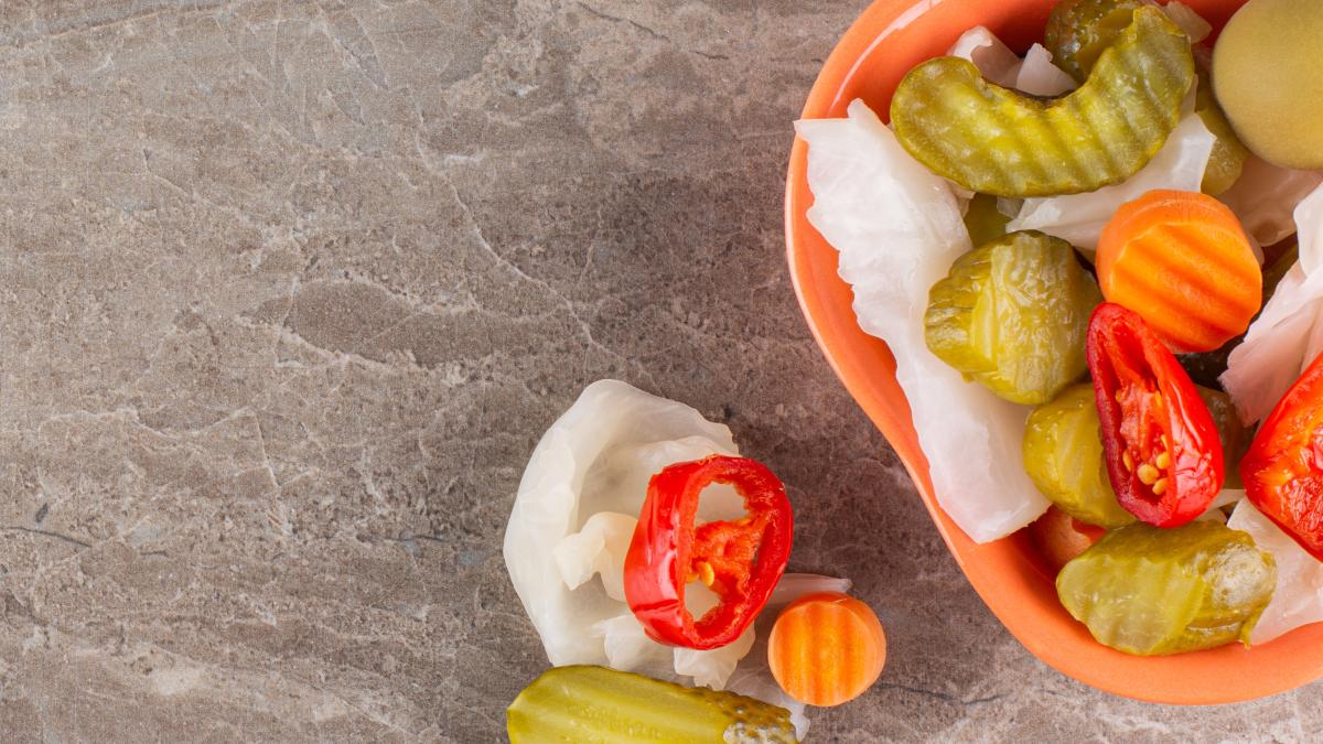 legume-murate--reteta-simpla-pentru-muraturi-de-te-lingi-pe-degete