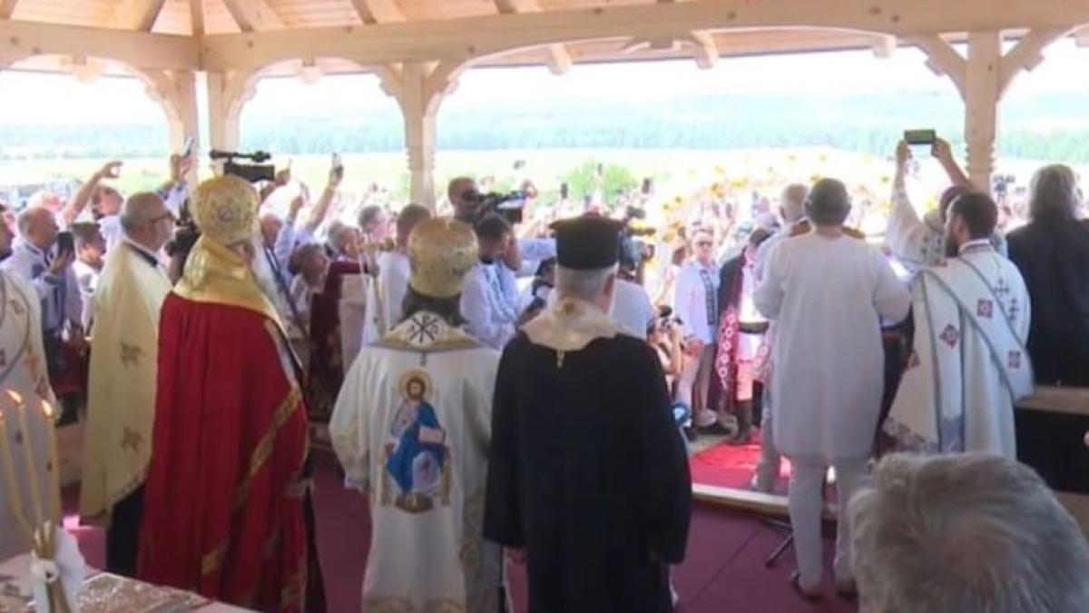 amenintare-cu-bomba-la-nunta-liderului-aur-george-simion--politistii-din-valcea--in-alerta