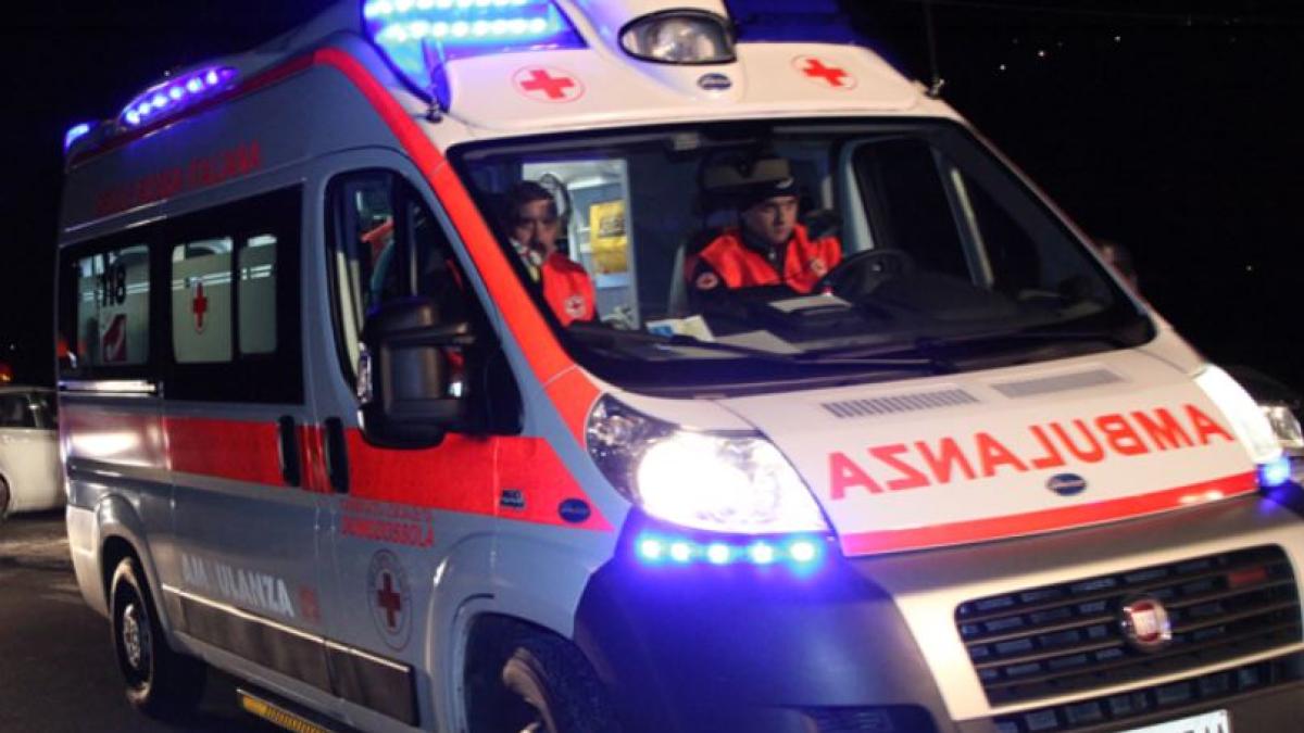 italia--o-romanca-a-nascut-acasa--un-baietel-sanatos--asistata-de-mama-sa