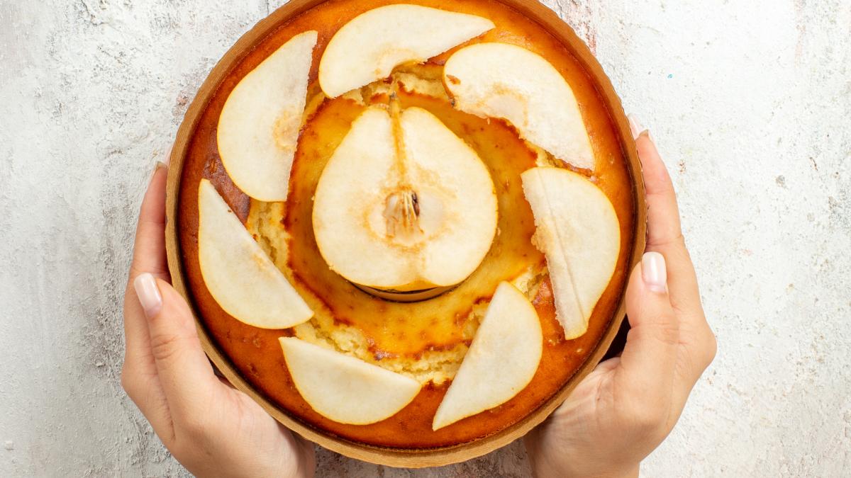 combinatia-perfecta-pandispan-de-pere---doar-ou--unt-si-45-minute--cu-un-gust-de-milioane