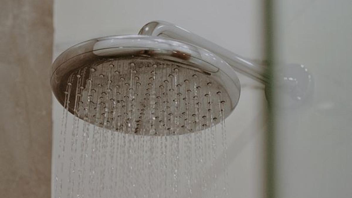 scapa-de-calcarul-de-pe-dus--cada-si-robinete-in-5-minute-si-cu-un-efort-minim--ai-nevoie-de-cateva-produse-din-camara