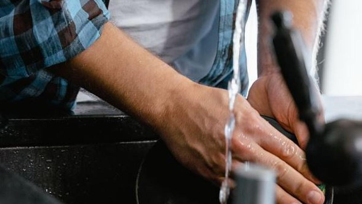 scapa-de-mirosul-urat-din-tevi-cu-un-truc-stiut-doar-de-instalatori--repeta-l-in-fiecare-saptamana---1