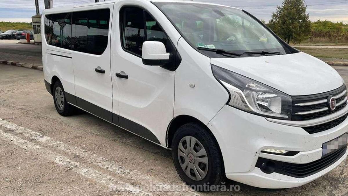 un-roman--care-se-intorcea-din-franta--a-fost-dat-jos-din-microbuz-cu-tot-cu-bagaje