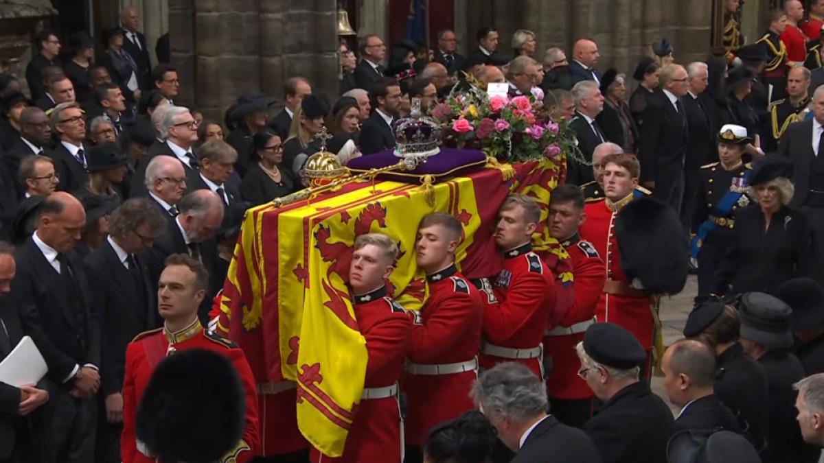 slujba-inmormantare-regina-elisabeta