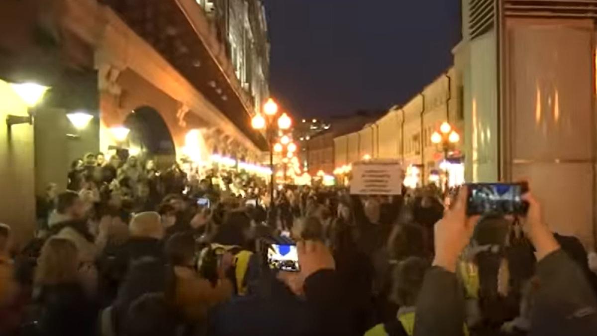 cum-ii-pedepseste-vladimir-putin-pe-rusii-care-indraznesc-sa-iasa-in-strada-ordin-de-inrolare-in-armata