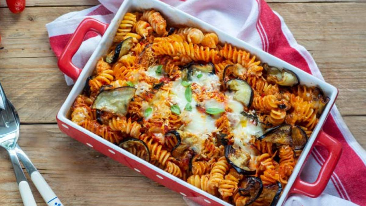 paste-la-cuptor-cu-vinete-si-mozzarela