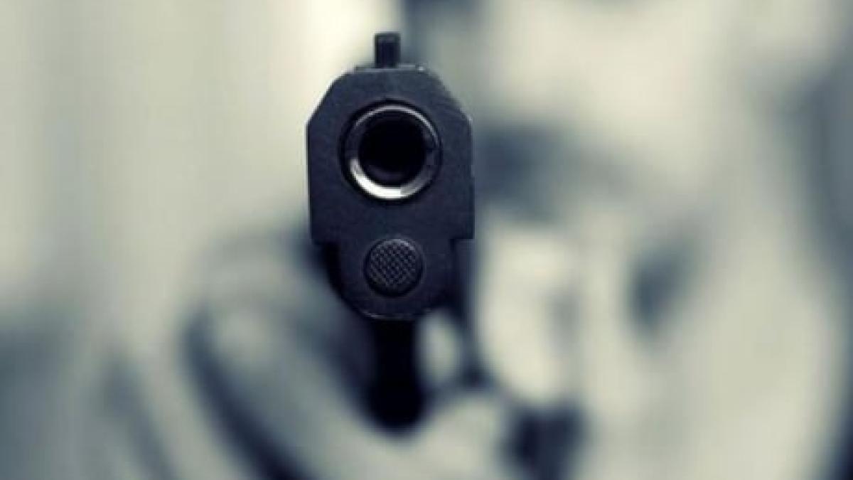 doi-frati-romani-s-au-certat--iar-unul-dintre-ei-a-scos-un-pistol--barbatul-s-a-ales-si-cu-amenda--si-cu-un-dosar-penal