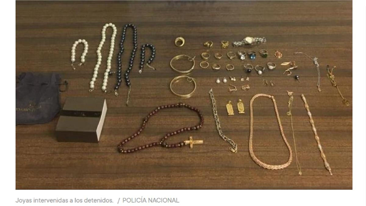 spania--doua-cupluri-de-romani-au-spart-duba-unui-refugiat-ucrainean-dintr-o-parcare-au-furat-numeroase-bunuri--bijuterii-si-bani