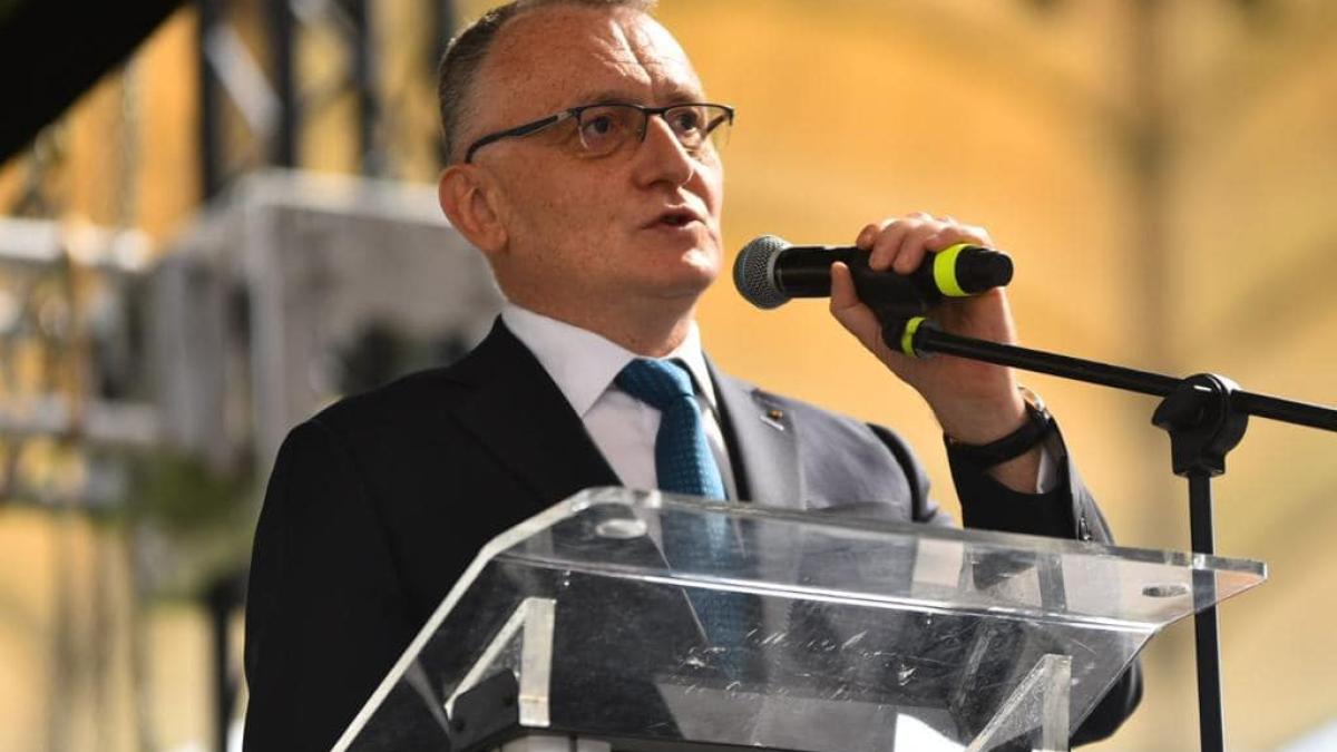 sorin-cimpeanu-a-demisionat-de-la-ministerul-educatiei