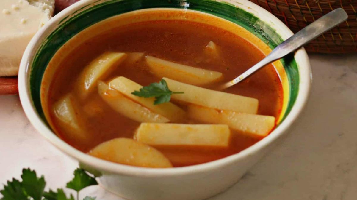 supa-mexicana-de-cartofi--reteta-traditionala---combinatia-perfecta-de-cartofi-si-rosii