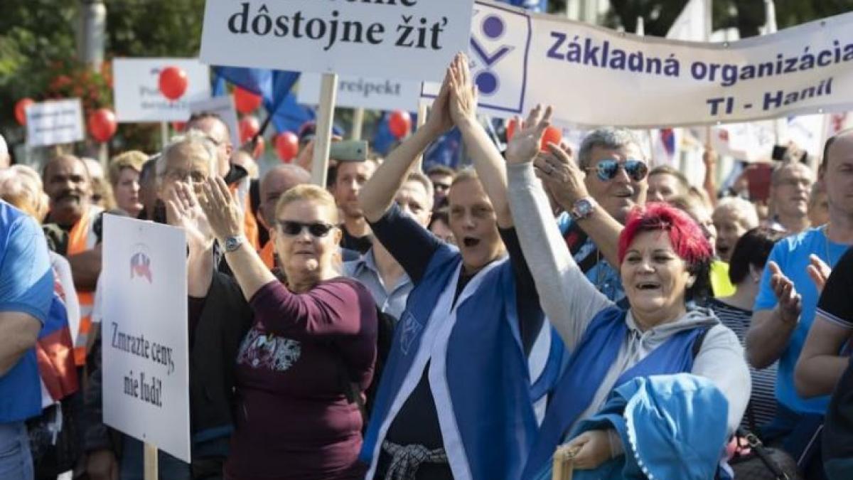 protest-impotriva-saraciei-la-bratislava