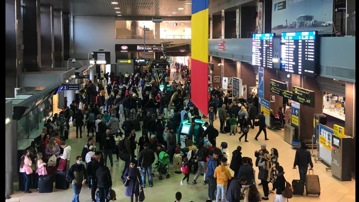 aeroportul-otopeni-aeroportul-henri-coanda-zbor-anulat-turisti