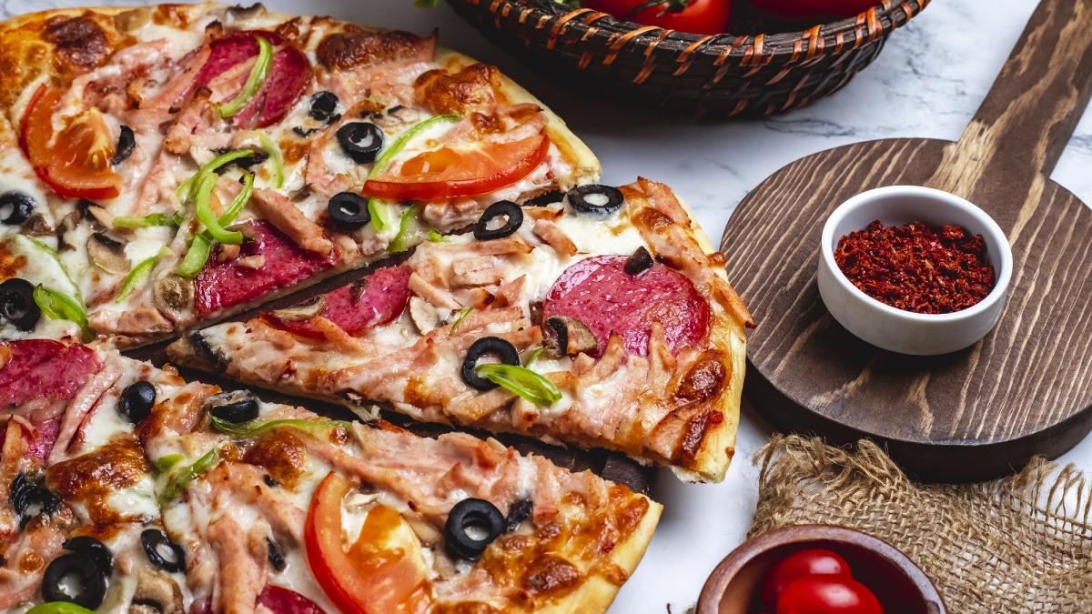 pizza-de-casa--sfaturi-si-trucuri-ca-sa-iti-iasa-mai-buna-decat-in-restaurant--o-reteta-de-vis