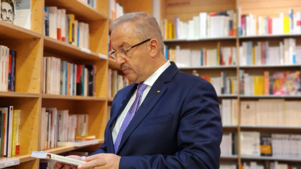 vasile-dincu-biblioteca