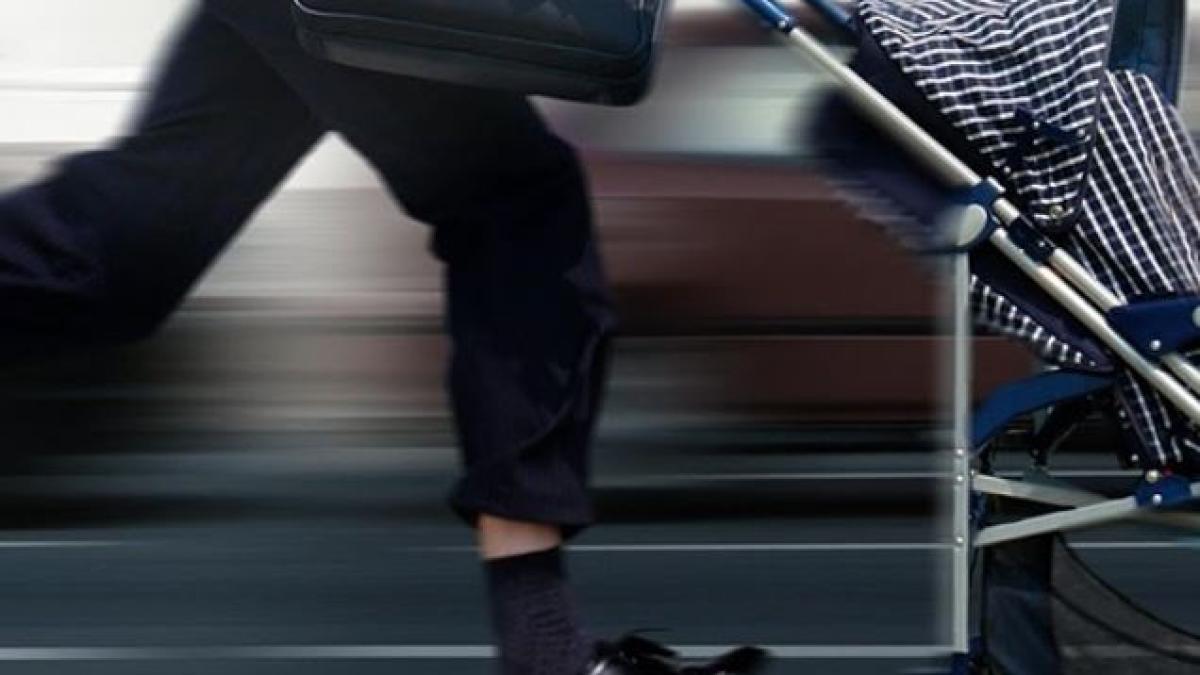 italia-doua-romance-au-furat-caruciorul-nepotelului