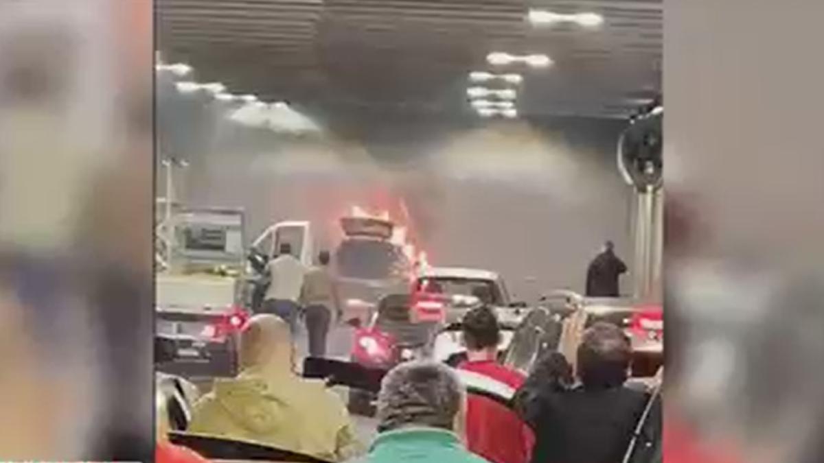 masina-incendiu-pasajul-unirii