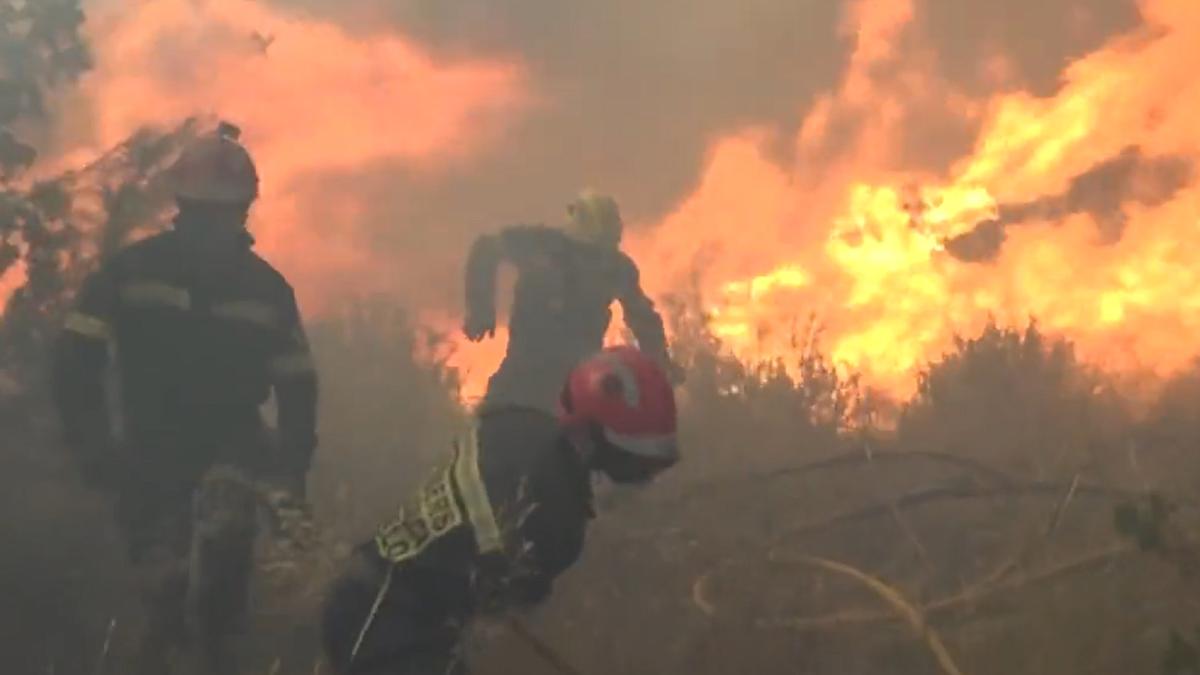 incendii-de-amploare-in-spania--un-tren--fata-in-fata-cu-flacarile-pasageri-raniti-dupa-ce-au-fugit-speriati-din-vagoane---video