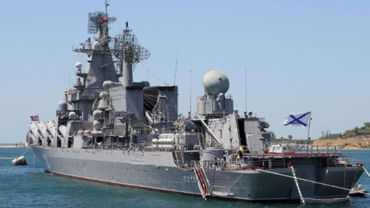 crucisatorul-moscova-s-a-scufundat--in-timp-ce-era-remorcat-ministerul-apararii-din-rusia