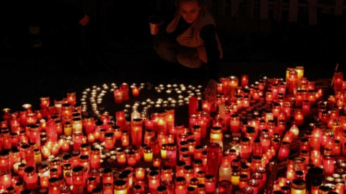 sapte-ani-de-la-colectiv--tragedia-care-a-ingenuncheat-romania--slujbe-la-biserica-si-in-fata-fostului-club