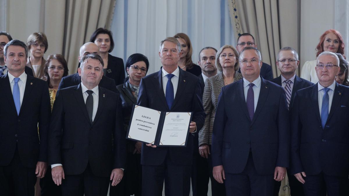 klaus-iohannis-si-echipa