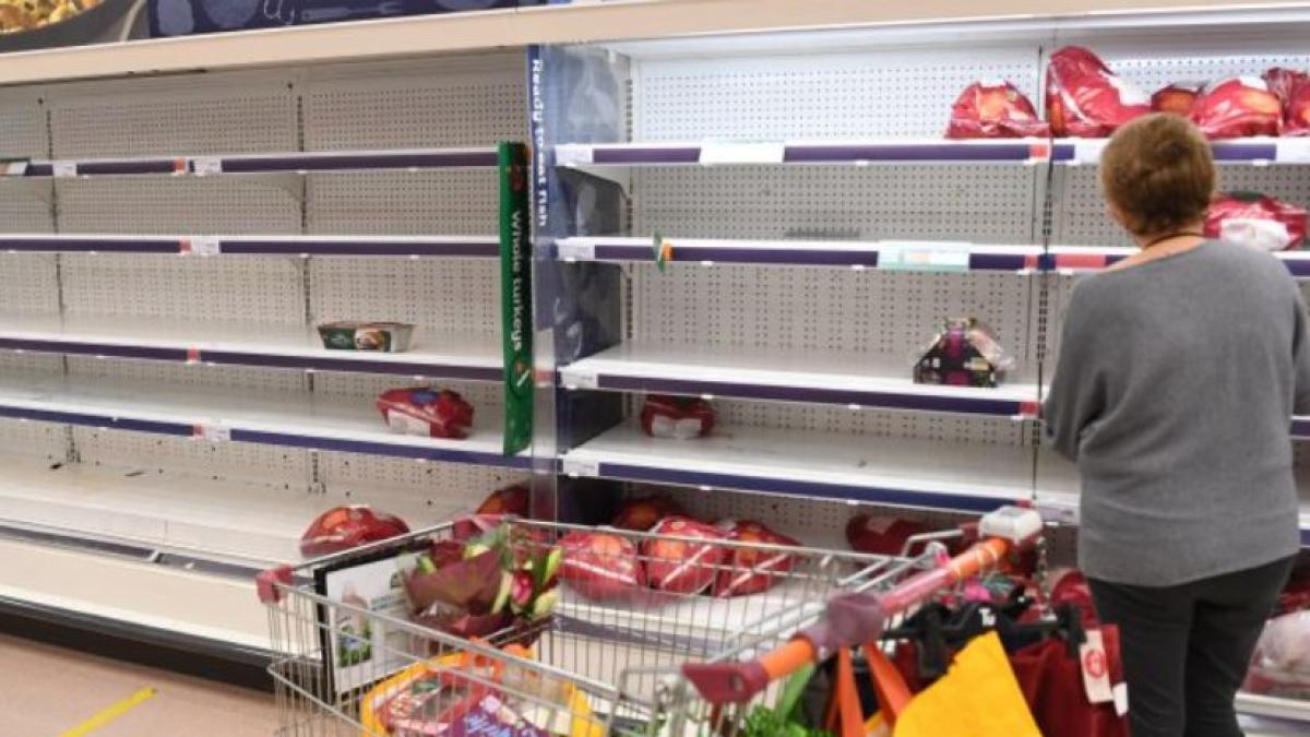 marea-britanie--brexitul-si-covid-ul-ii-lasa-pe-britanici-fara-mobila--mancare-calda-si-legume