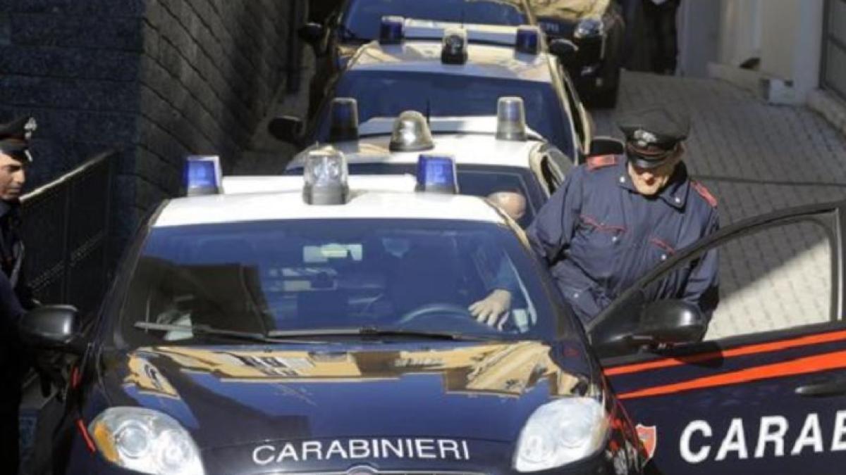 italia--hot-roman--prins-in-timpul-unui-jaf--barbatul-s-a-trezit-cu-proprietarii-si-carabinierii-la-usa