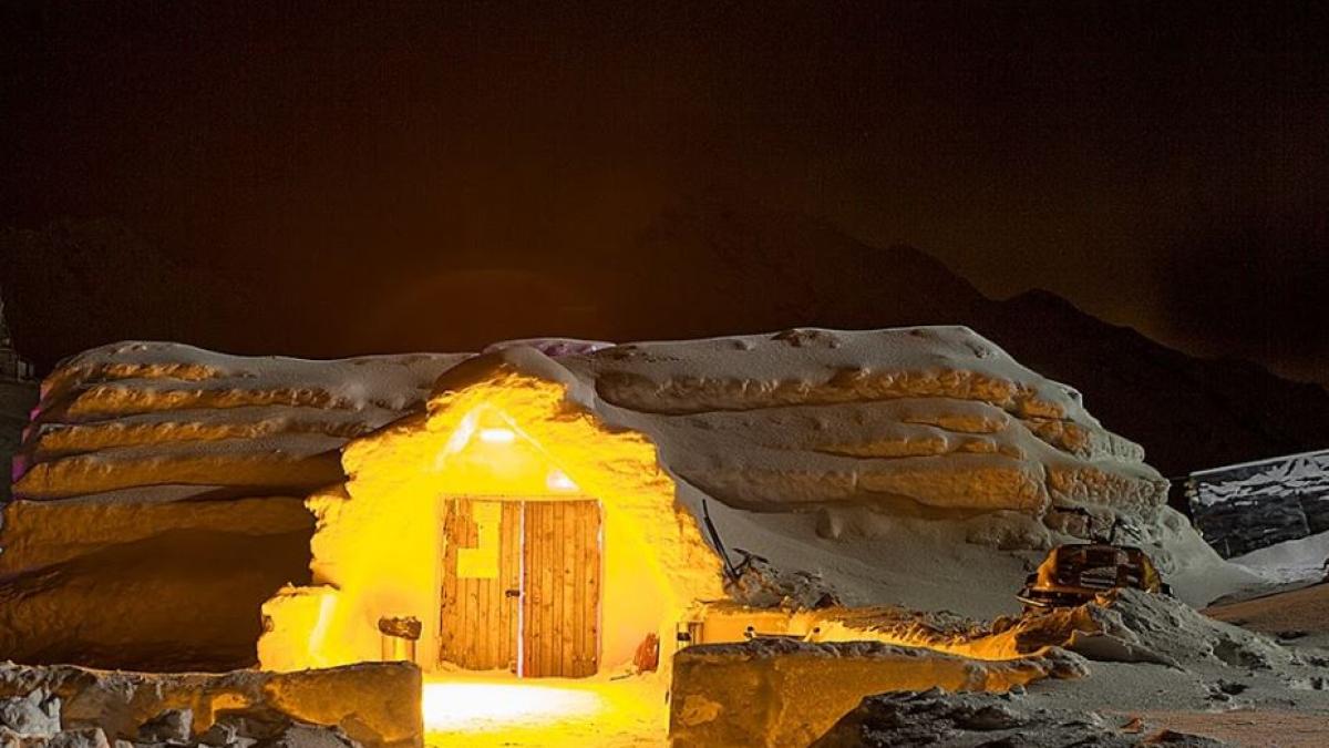 a-inceput-constructia-hotelului-de-gheata-de-la-balea-lac