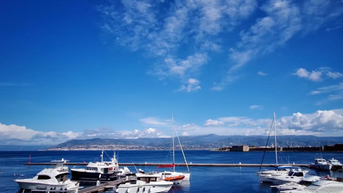 guvernul-meloni-intentioneaza-sa-reinvie-santierul-faraonic-al-podului-peste-stramtoarea-messina--care-leaga-sicilia-de-italia