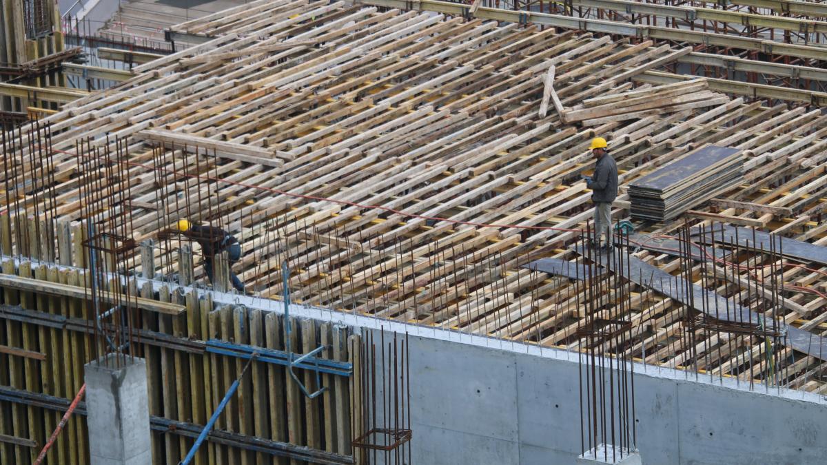 spania-angajeaza-246-000-de-straini-in-domeniul-constructiilor--de-luni-se-schimba-regulile-un-sector-cu-putine-stimulente-1