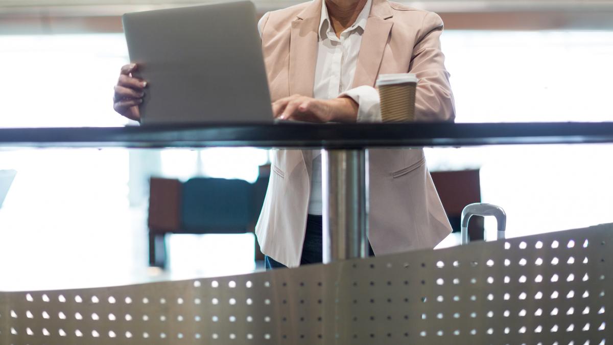 marea-britanie-ridica-restrictiile-sticlele-de-apa-si-laptopurile--permise-din-nou-in-cabina-avioanelor