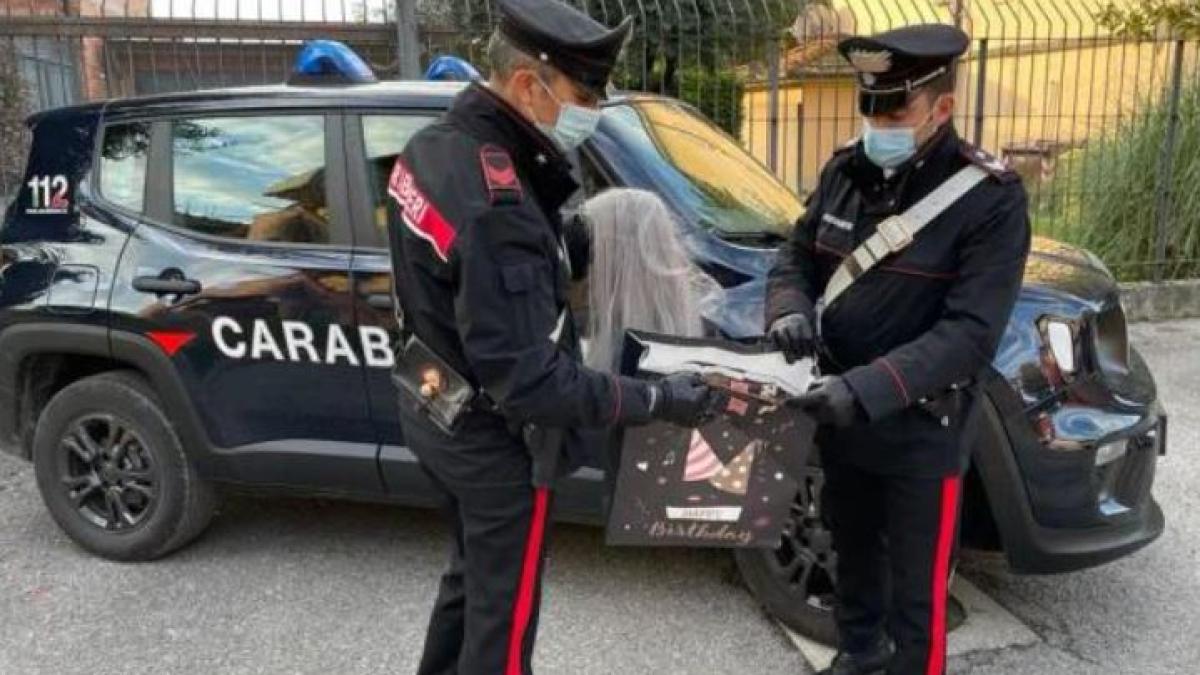 italia--doi-romani--hoti-de-imbracaminte--prinsi-in-toiul-actiunii--femeia-folosea-o-peruca--ca-sa-nu-fie-recunoscuta