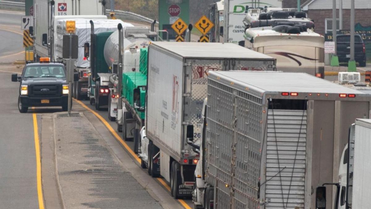 soferii-de-camion-antivaccinisti--pregatiti-de-proteste--elon-musk-ii-incurajeaza-pe-twitter