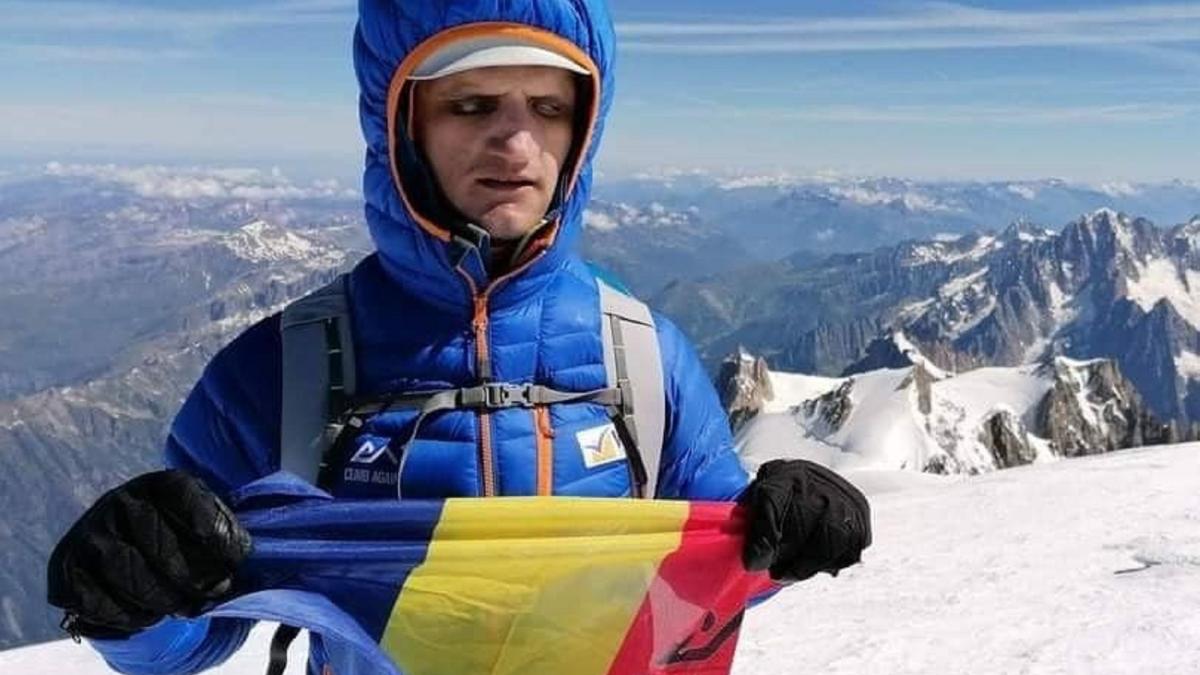 alpinistul-roman-cu-ochii-albi--care-duce-tricolorul-pe-varfurile-lumii--alex-benchea-sa-aratam-oamenilor-ca-si-in-romania-se-intampla-lucruri-1